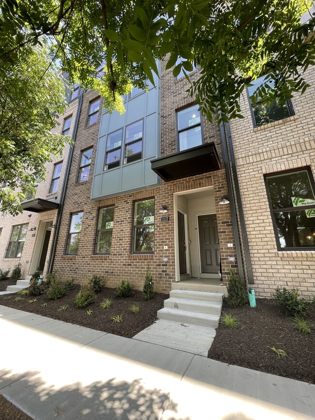 Front door - 1117 N Lombardy St Unit A