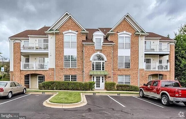 Building Photo - 2501 Coach House Way Unit 2B
