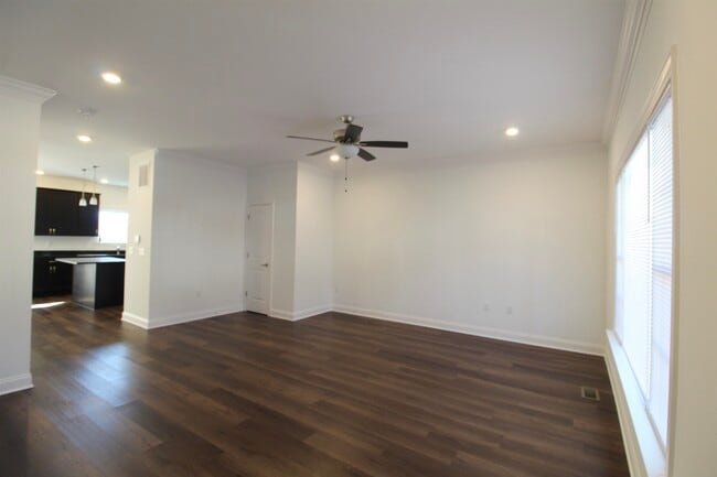 Photo - 1145 Bluemoon Dr