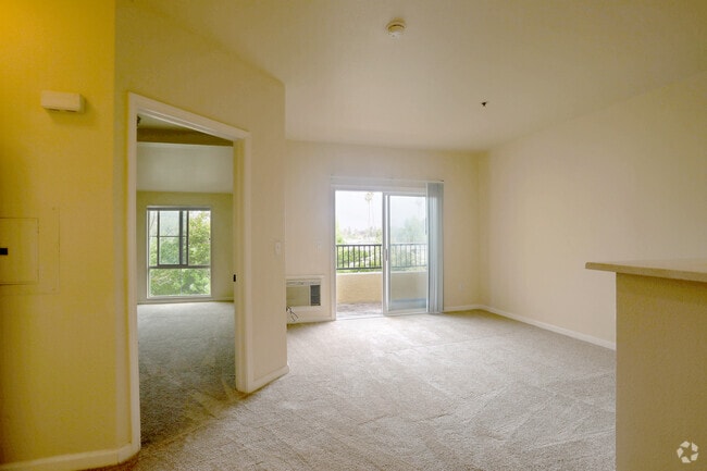 1HAB, 1BA - 620&nbsp;ft² - Shiraz Senior Apartments