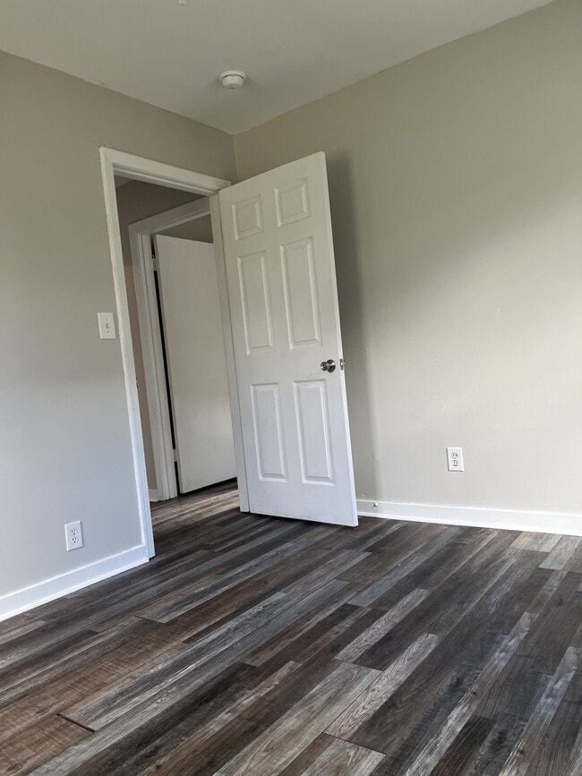 Photo - 55 Cloverdale St