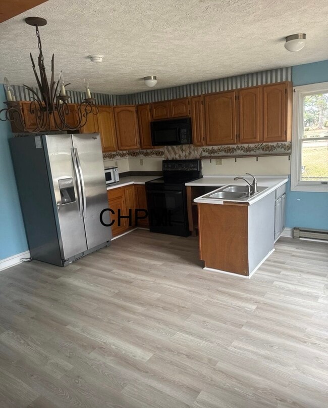 Photo - 916 Maple St