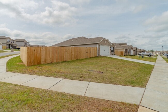 Photo - Like New 4-bedroom 2 bath Home in Lowell!! Fenced Yard!