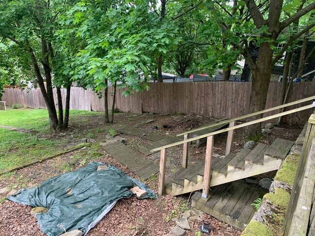 Photo - 421 E Railroad St