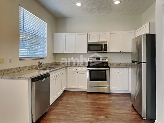 Photo - 716 Grand Canyon Dr