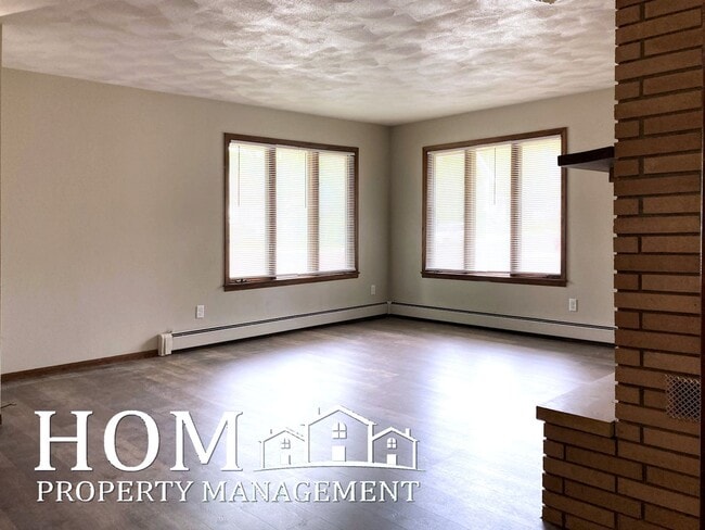 516 3rd St NE Unit 1