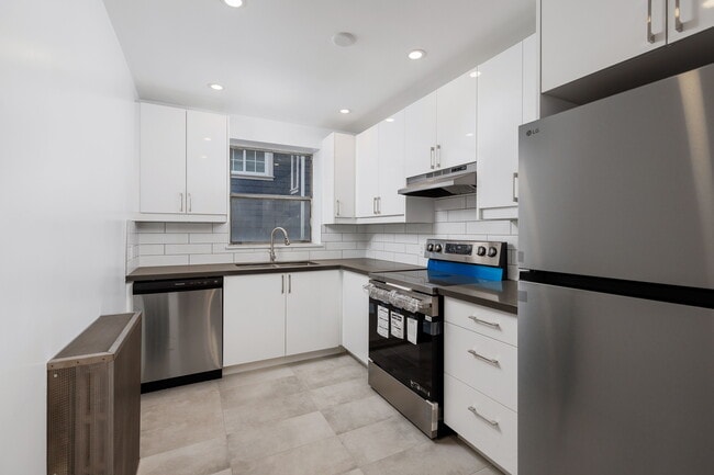 Building Photo - 83 Wilson St