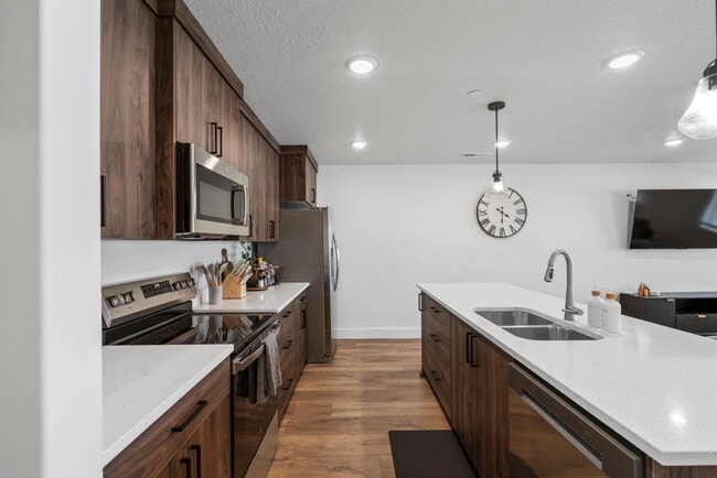 Photo - 394 N 400 E