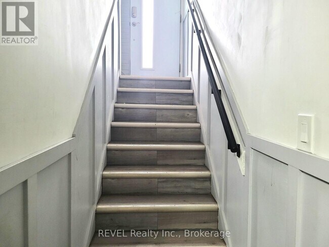 Photo - 5675 Peer St