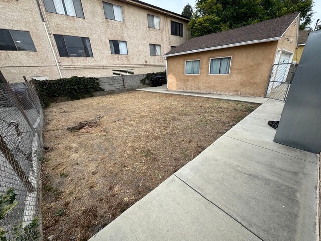 Photo - 2014 N Parish Pl