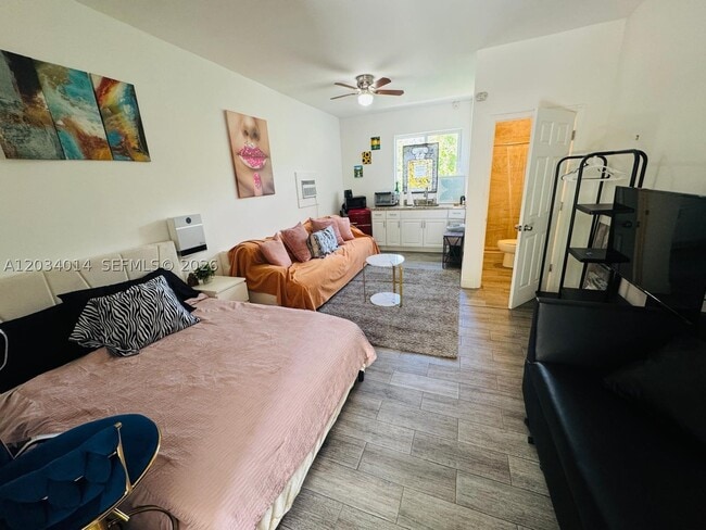 11 NW 47th St Unit 1B
