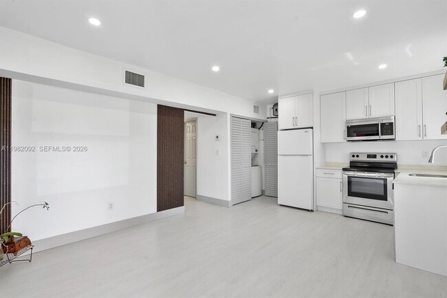 Photo - 775 NW 96th St Unidad A