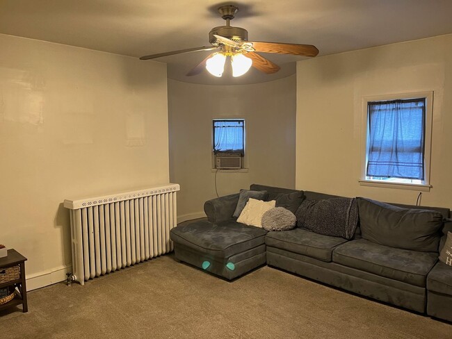 1602 Newport Ave Unit 1602 Newport Ave - 2nd Flr