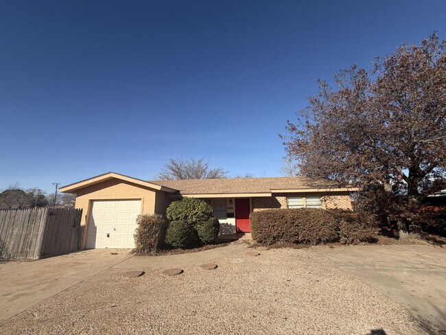 Photo - 2 Bed 2 bath House Located Near Medical District!