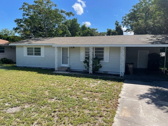 Photo - 2 bedroom 1 bath not too far from downtown...
