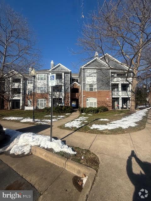 Building Photo - 20281 Beechwood Terrace Unit 302 Rental