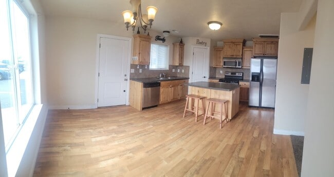 Photo - 550 Sunflower Rd