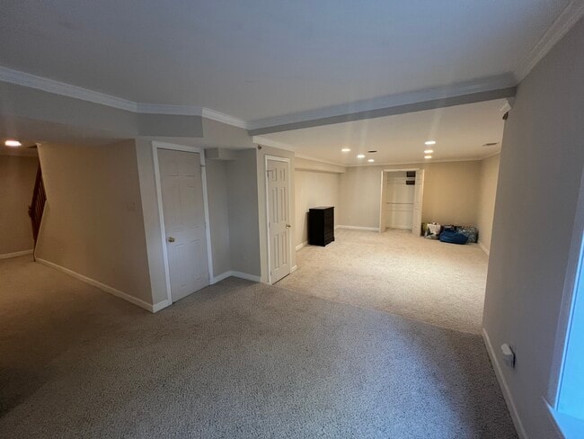 Photo - 8302 Silverthorn Rd Unidad Basement
