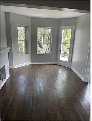 Building Photo - 5529 W Monroe St Unit 2