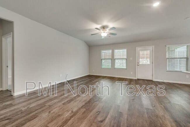 Photo - 214 Stonehollow Wy
