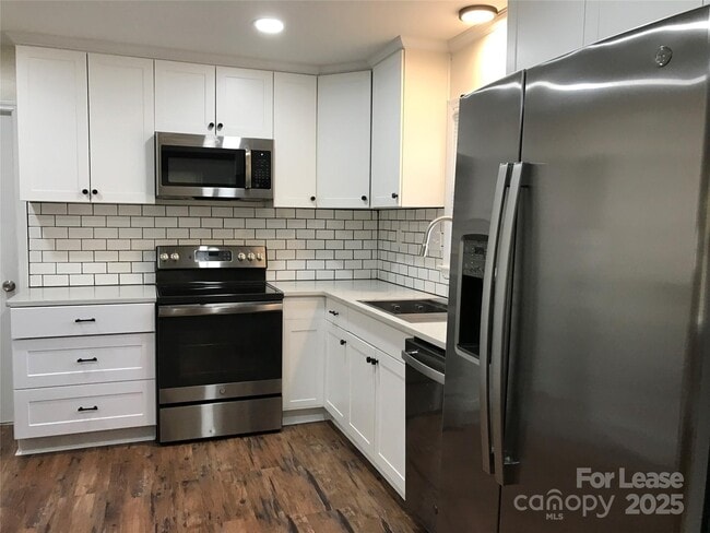 Photo - 4820 Amity Pl