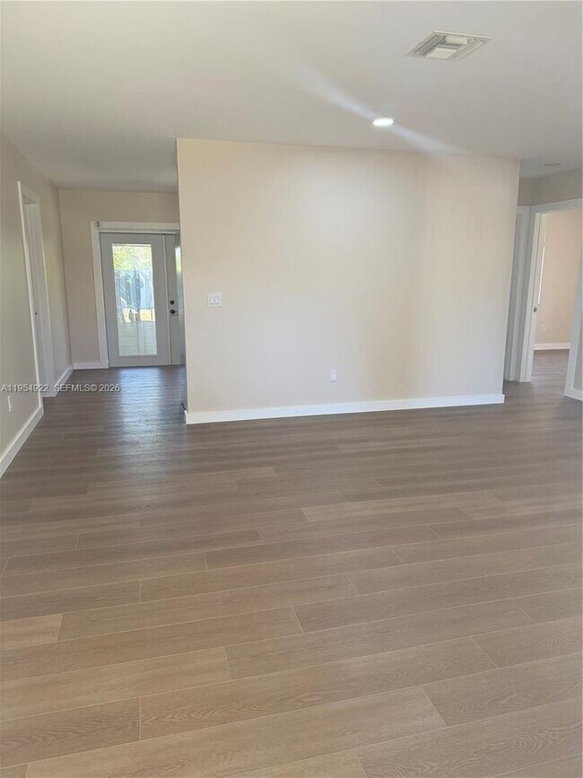 Photo - 3978 Nokomis Ave