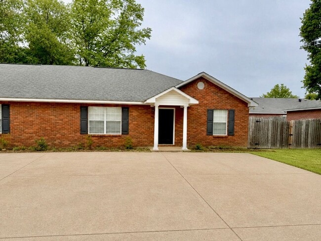 742-744 Meagan Ln