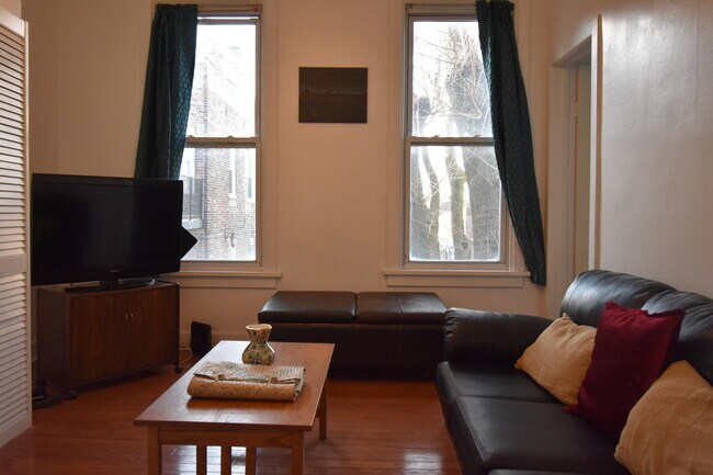 Unit 1 Living Room View 2 - 2279 N Clybourn Ave Unit 1