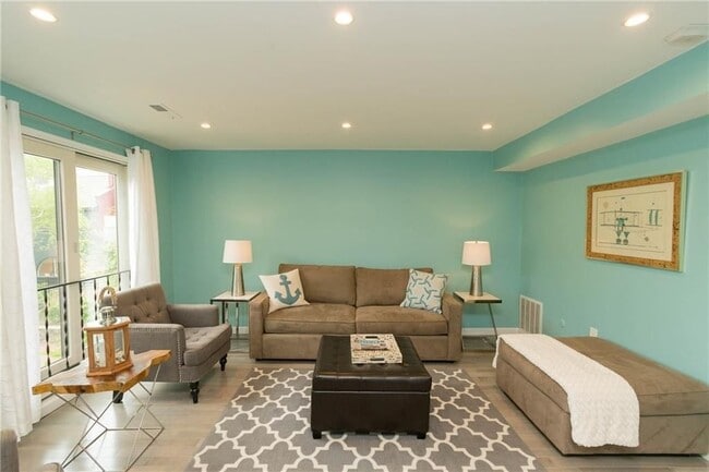 Photo - 319 Swans Wharf Row