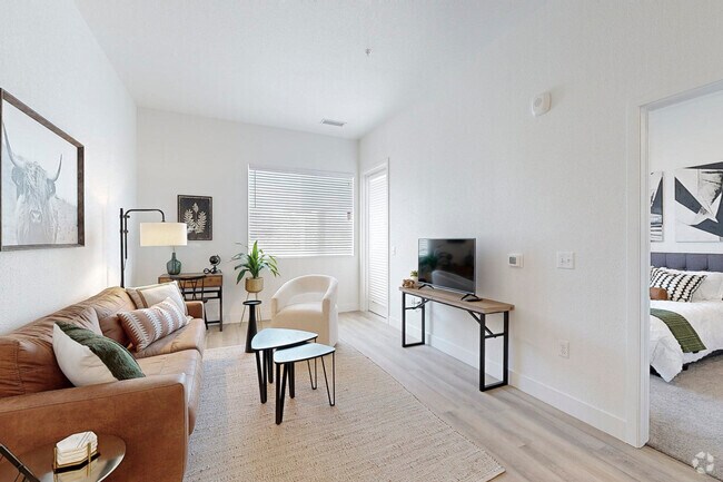 1BR, 1BA - 665SF - Living Room