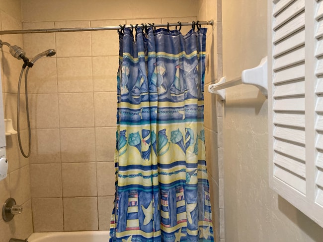 Photo - 203 Esther St