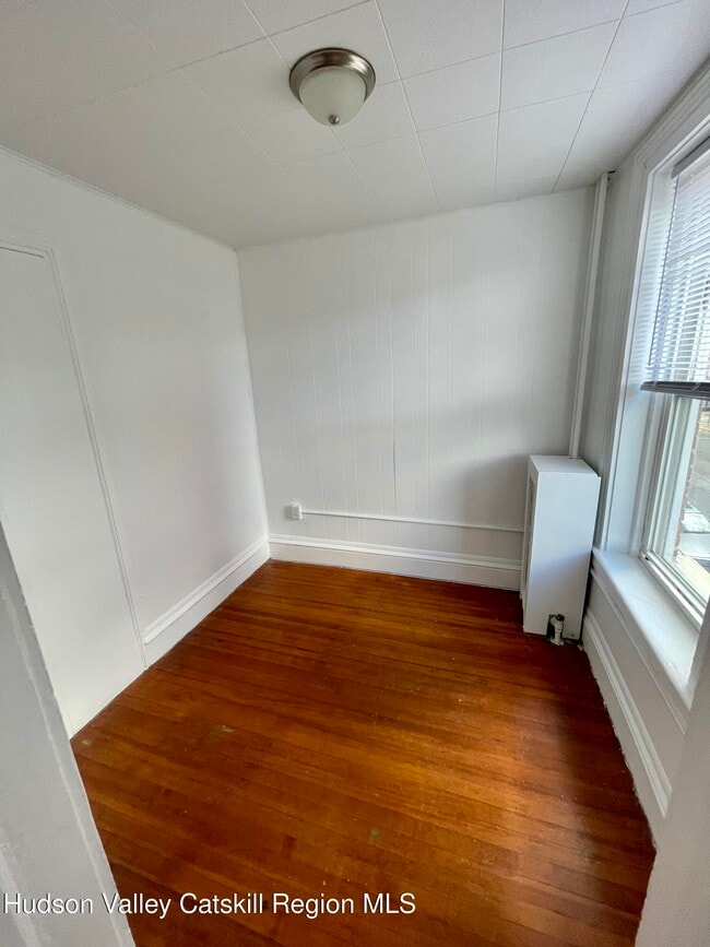 Photo - 320 Warren St