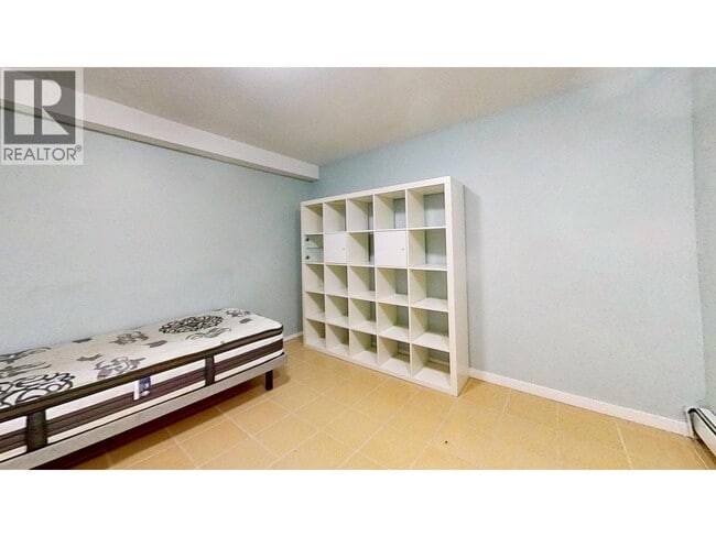 Photo - 720 W 54th Ave