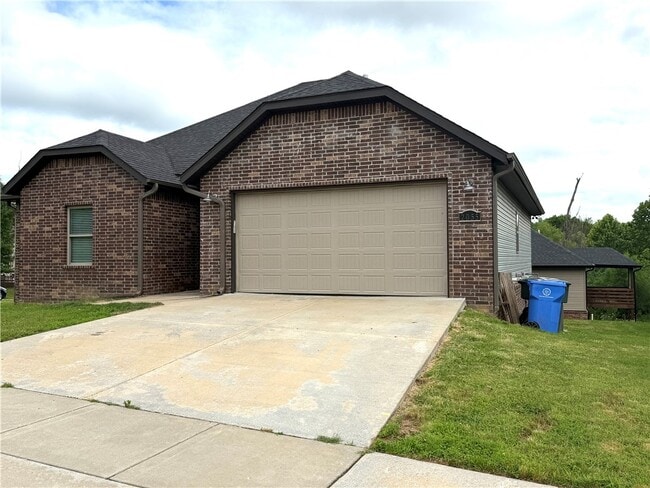 Photo - 2055 E Peppervine Dr