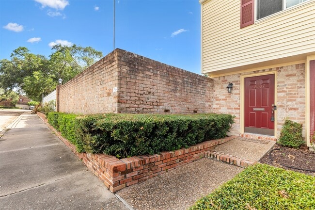 Photo - 2107 Lander Ln Unit 80