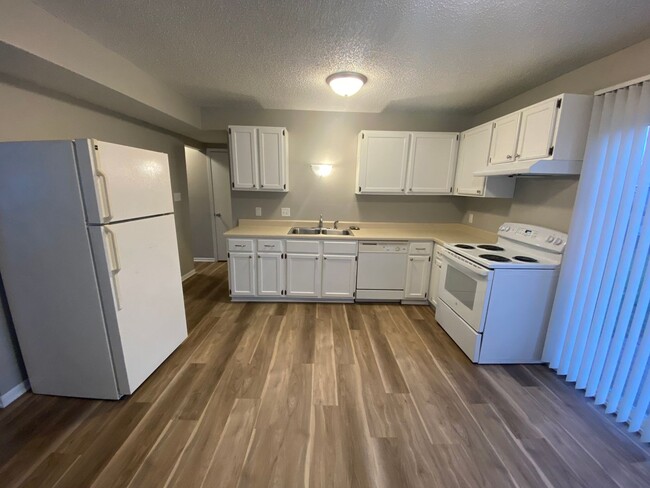 Photo - 2120 E Caulder Ave Unit 2120 E Caulder Avenue