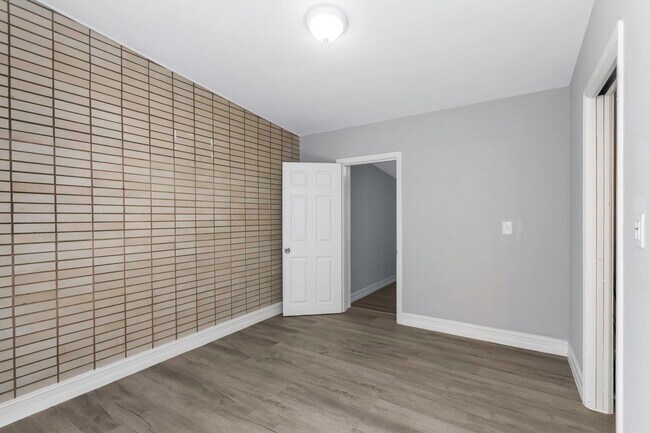 Photo - 3504 E Knollwood St