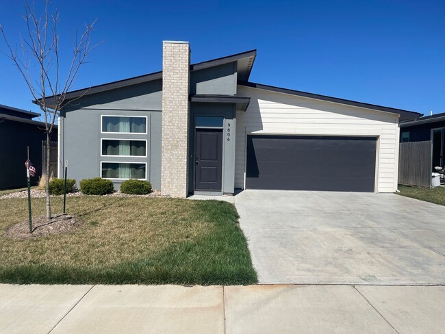 Building Photo - 9619 E Annabelle Cir