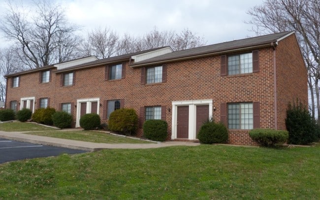 Evergreen Townhouses - Evergreen Townhouses