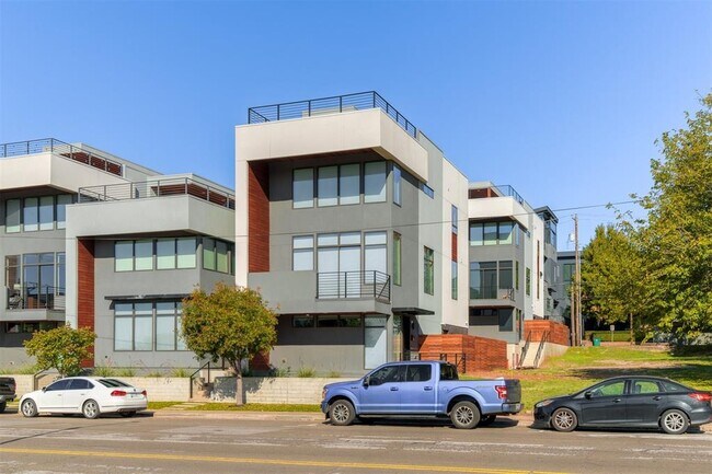 Photo - 817 NW 6th St