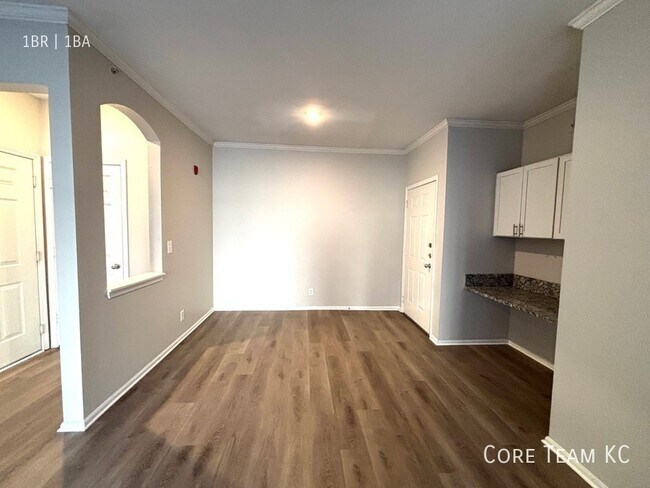 Photo - 701 Westport Rd Unidad A3G - #526