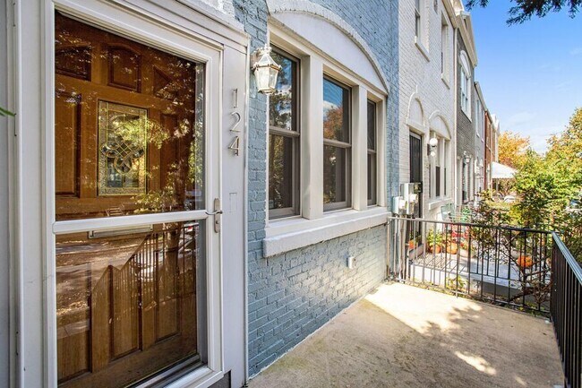 Photo - 124 16th St NE