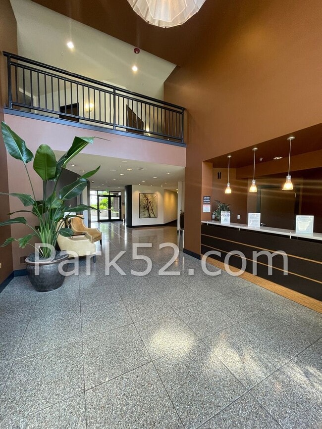 Building Photo - $250 Discount!! 1 Bedroom Condo in Downtow...