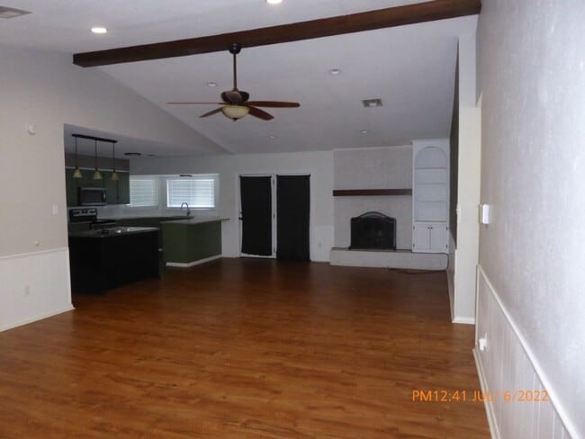 Photo - 2315 NE Village Dr
