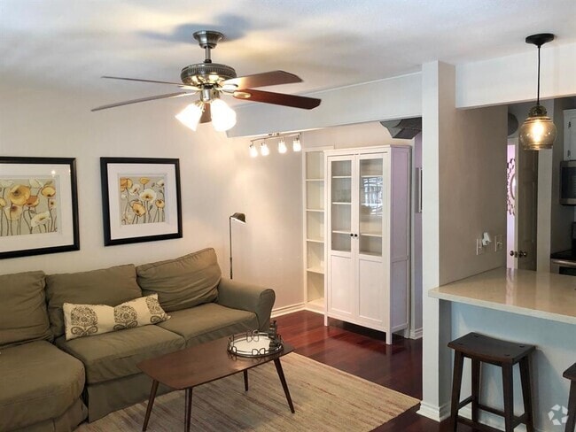 Building Photo - 1510 W 6th St Unit 207 Rental