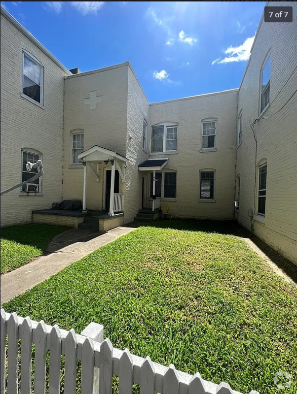 Building Photo - 1020 Maplewood Ave Unit 12 Rental