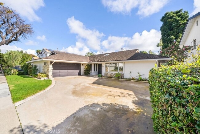 Photo - 2646 Basswood St