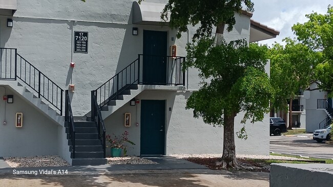 Building Photo - 7120 NW 179th St Unit 204