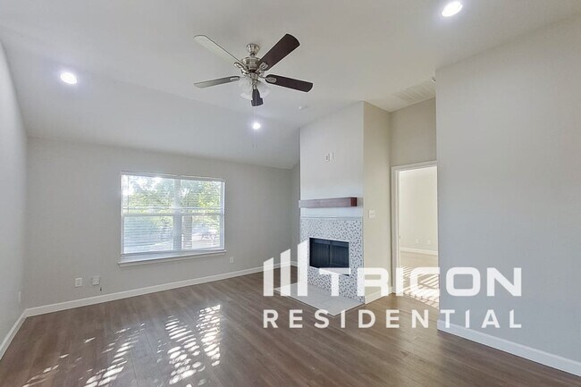 Photo - 710 Green Acres Ln