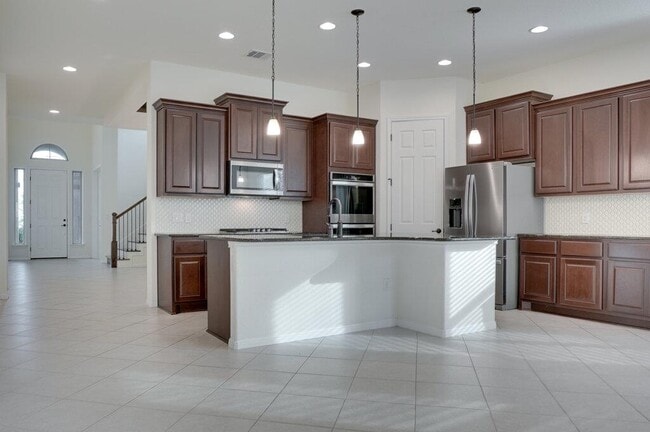 Photo - 717 Kingston Pl